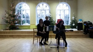 Ansamblis NOSKAŅA dzied Ziemassvētku koncertā Stelpē 2013. gada 21. decembrī